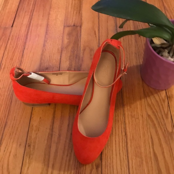 LOFT Shoes - NEW! Ann Taylor LOFT Ankle Strap Flat Shoe 9.5